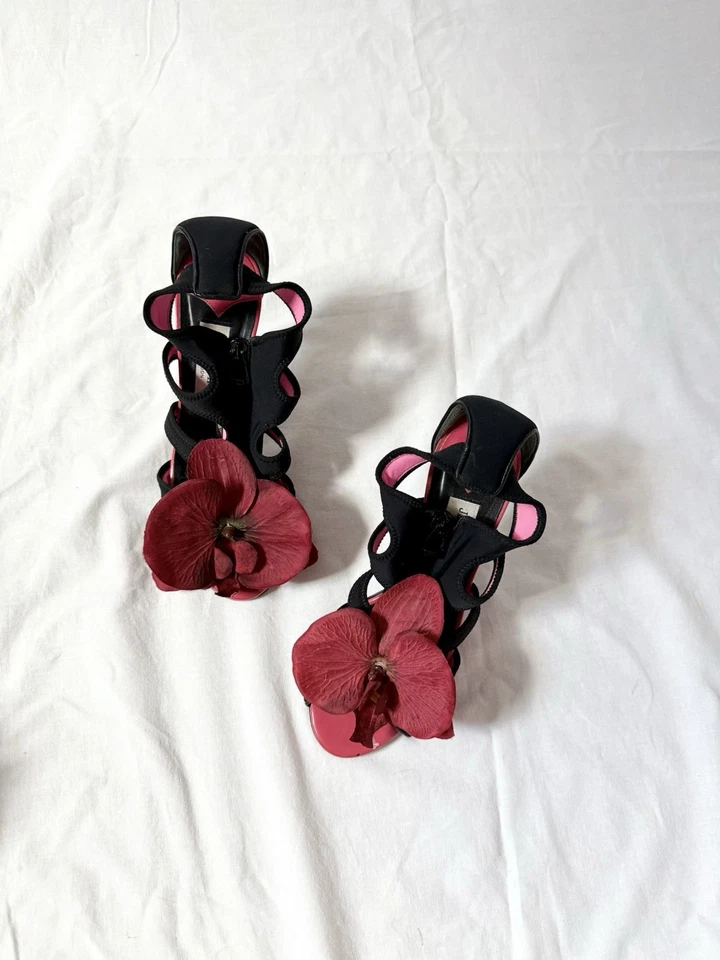 Jimmy Choo Denton Buceo Cremallera Frontal Sandalia Zapatos Negro Rojo Talla 37 Flor Orquídea Foto 3 de 4