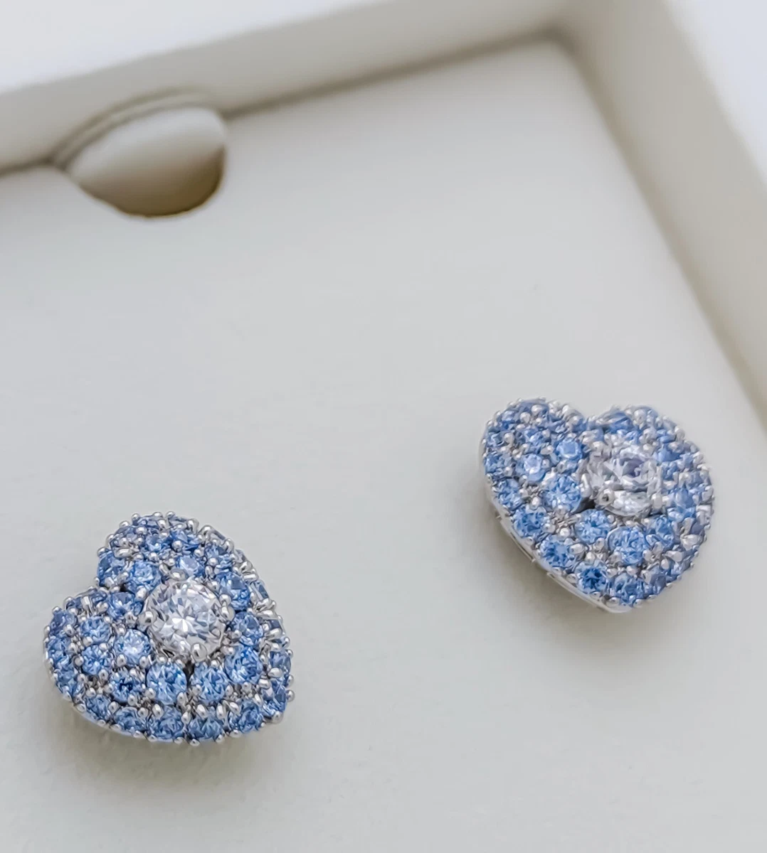 NIB 100% Authentic 5683576 SWAROVSKI Sparkling Blue Heart Idyllia