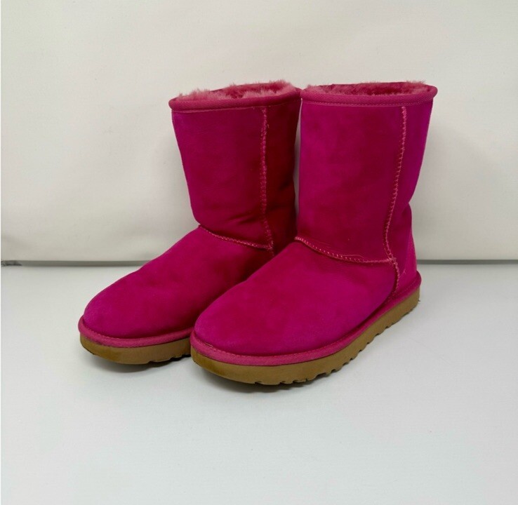 ugg courtes