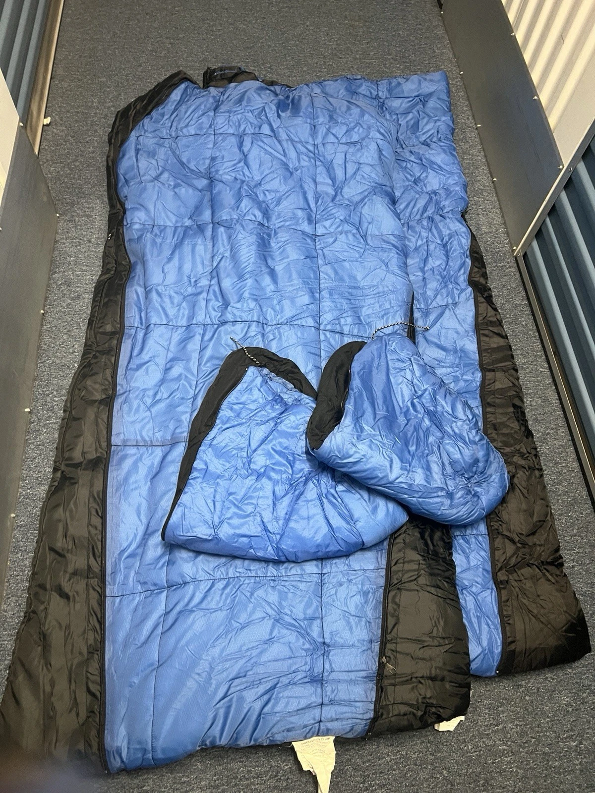 1 EDDIE BAUER SLEEPING BAG BLUE/BLACK HOODED POLYESTER 83L X 33W CAMPING