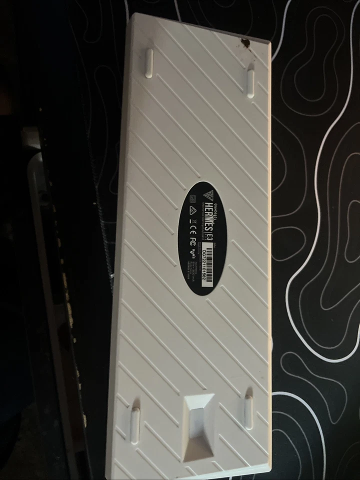 Portable Mechanical Gaming Keyboard 60%white Keycaps And Led Lights - Image 2 of 2