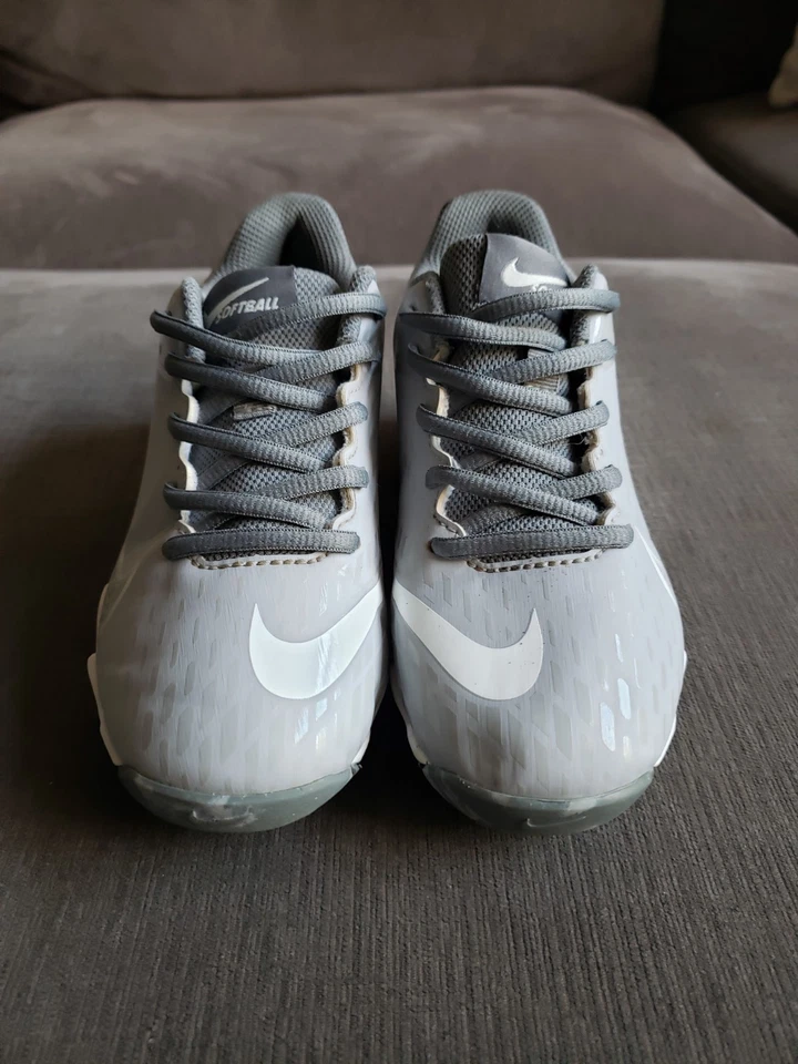 Size 2Y - Nike Hyperdiamond Girls Youth Softball Cleats Wolf Grey - EXCELLENT! - Image 4 of 4