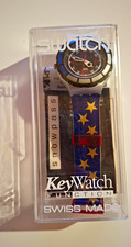 Swatch KeyWatch Quarz Armbanduhr analog 200 m Kunststoff Sternen-Design Box