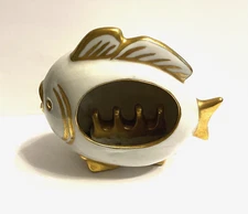 Vintage White & Gold Porcelain Open Mouth Smoking Puffer Fish 3 slot Ashtray