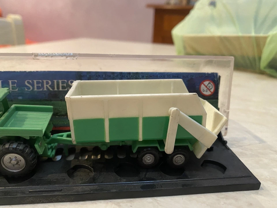 RARISSIMO TRATTORE MEZZO AGRICOLO CON RIMORCHIO ADG 1:87 IN BOX DA COLLEZIONE - Immagine 3 di 4