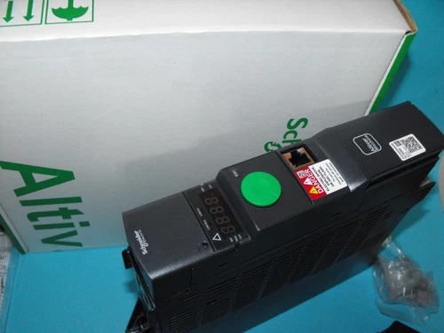 Brand new SCHNEIDER ATV320U04N4B frequency converter with box 0.4 kW 380-500 V - Picture 2 of 2