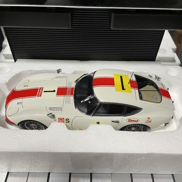 TOYOTA 1/18scale die-cast minicar 2000GT 24 HRS FUJI 1967