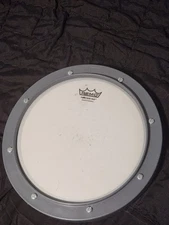 Remo 10" Quiet Practice Drum Pad with Vic Firth Drum Sticks SD1 Standard