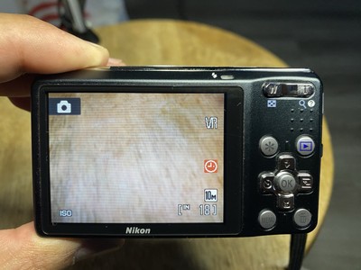 Nikon Coolpix S560 10MP Digital Point & Shoot Camera Tested