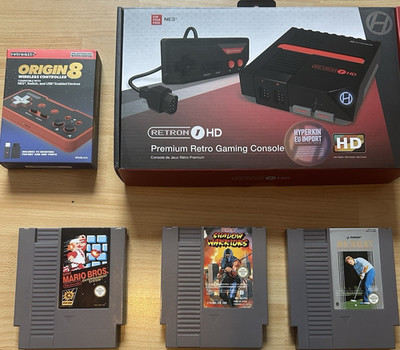 Hyperkin Retron 1 HD Konsole Wireless Pad + 3 Spiele Super Mario Shadow Warriors