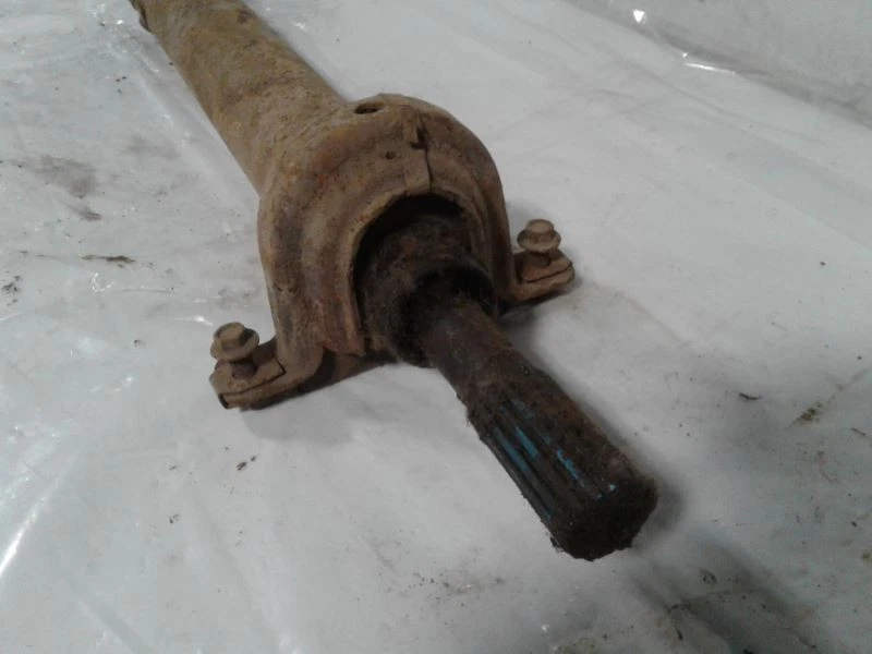 Rear Drive Shaft 133" Wb Automatic 2WD Fits 74-75 77 FORD F250 PICKUP 1523096 - Imagem 3 de 4