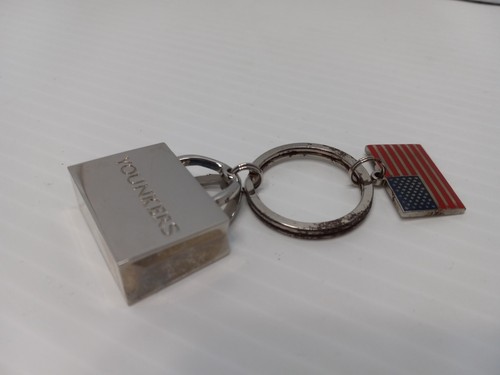 Younkers Department Store Purse Keychain Keyring Metal with American Flag Charm - Picture 6 of 21