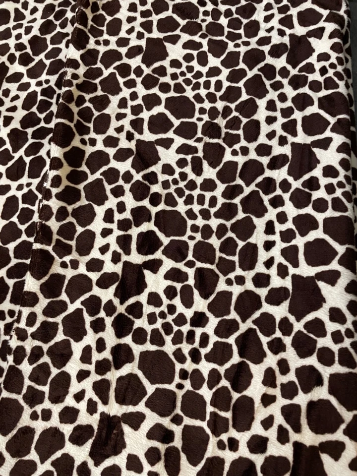 Fabric Lot 3 Yds 11 Ins 56 W Animal Print Jaguar Minky Plush Fleece - Image 4 of 4