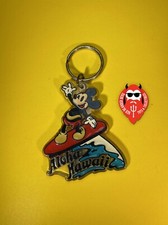 Vintage Mickey Mouse Keychain Aloha Hawaii Surfing 1980s Plastic Disney GD05
