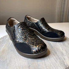 Alegria Women's Hayli Minted Bronze Floral Leather Comfort Clogs Heels Size 7