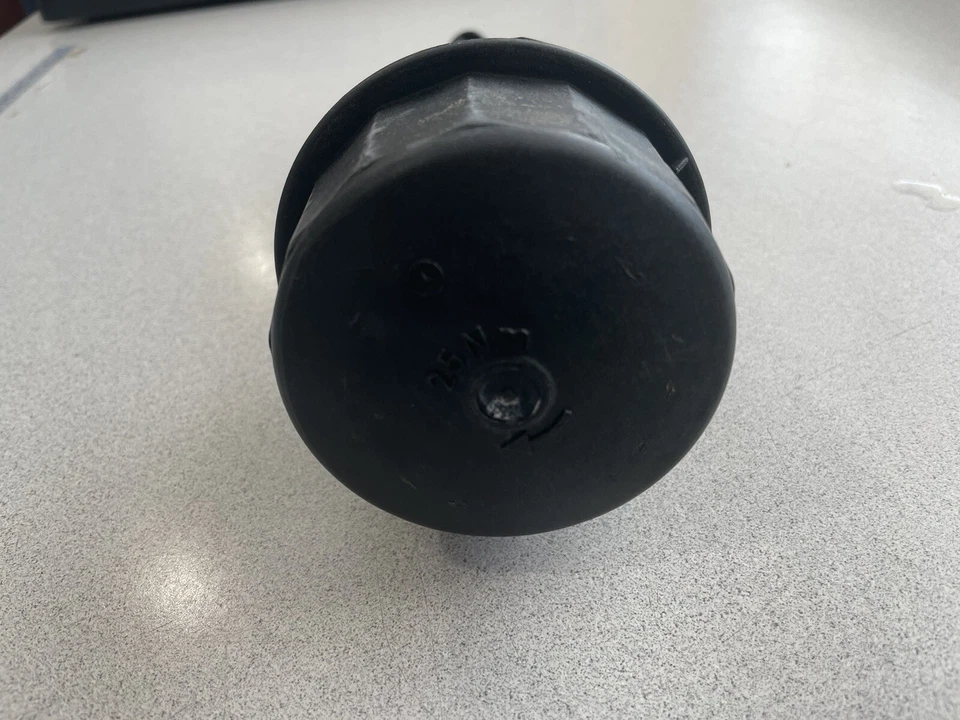 1996-2002 MERCEDES-BENZ E320 E430 W210 ~ TAMPA DO FILTRO DE ÓLEO ~ A1121800710 - Imagem 2 de 4