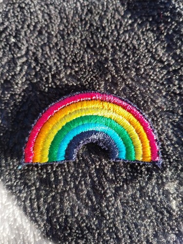 8x 6 Farben Regenbogen Bügelflicken 5cm x 2xm - Bild 2 von 4