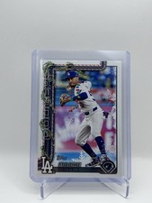 2025 Topps Holiday Lighted Necklace MOOKIE BETTS #H52 Los Angeles Dodgers