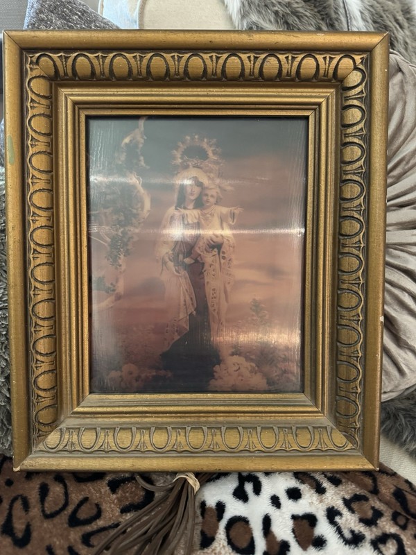 Vintage religious art piece light-up Hologram Image.