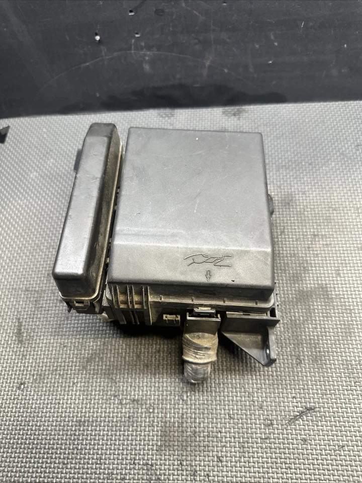 01-08 Mitsubishi Eclipse Galant caja de fusibles módulo OEM Foto 3 de 4