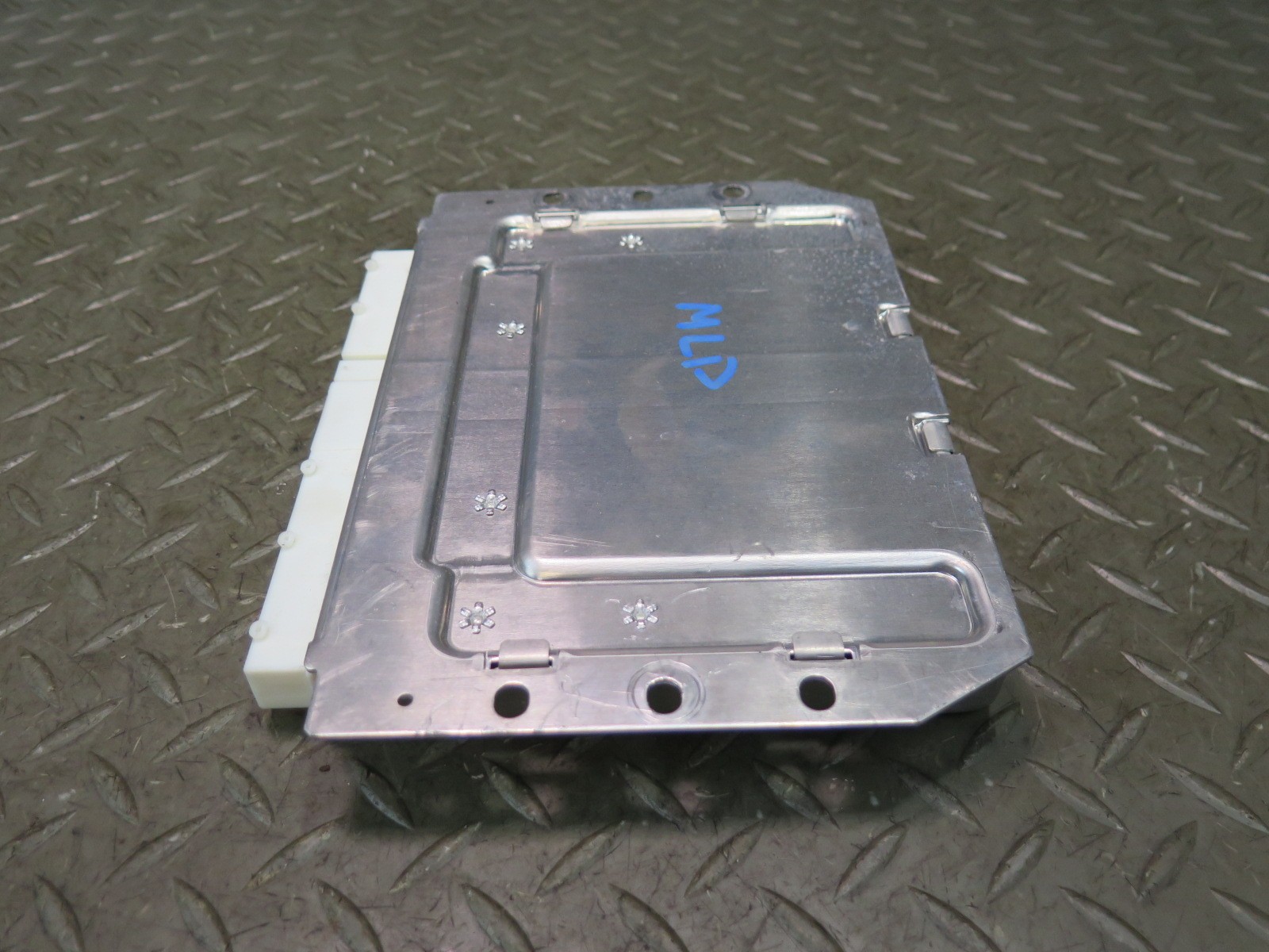 2017-2020 MASERATI LEVANTE M161 ACTIVE AIR SUSPENSION CONTROL MODULE 670101215