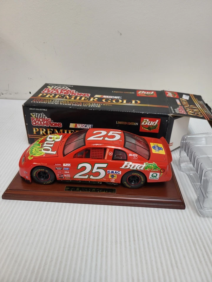 Coches Racing Champions Die-Cast Premiere Gold Bud Louie the Lizard 1/24  Foto 2 de 2