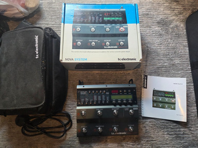 TC Electronic Nova System Gitarren-Multieffektpedal mit Box, Gigbag und Kabel