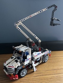 LEGO TECHNIC: Bucket Truck (8071) Completely Built w/Original Box & Instructions