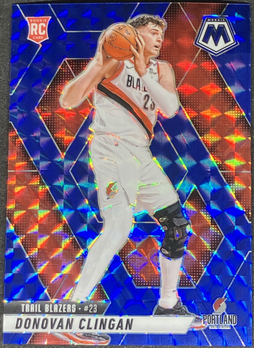 2024-25 Panini Mosaic Donovan Clingan #246 RC Rookie Blue /199 Trail Blazers