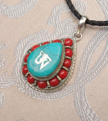 Large AMULET / Pendant from Nepal Turquoise Coral OM - Picture 2 of 2
