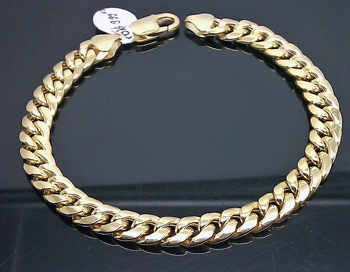 Amazon.com: Kooljewelry 10k Yellow Gold Figaro Link Bracelet for Women (2.3  mm, 7.5 inch): Clothing, Shoes & Jewelry