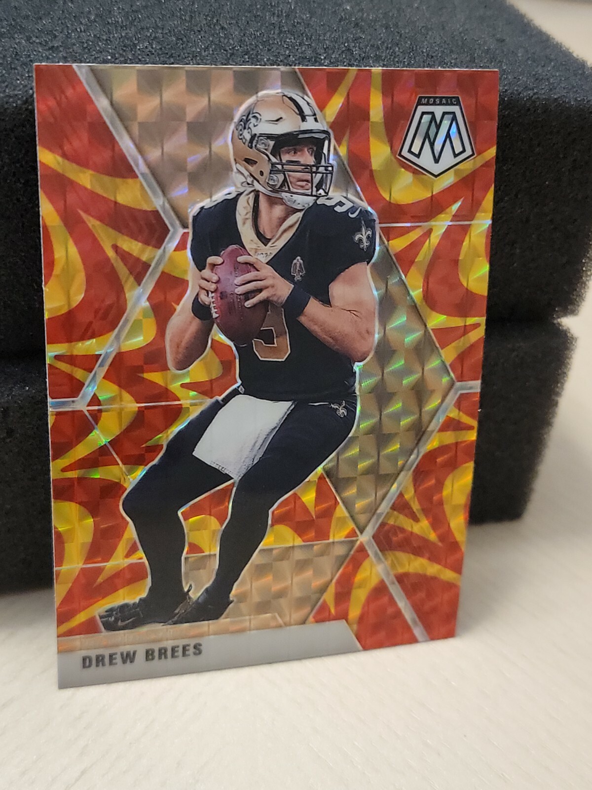 2020 Panini Mosaic Mosaic Reactive Gold #142 Drew Brees