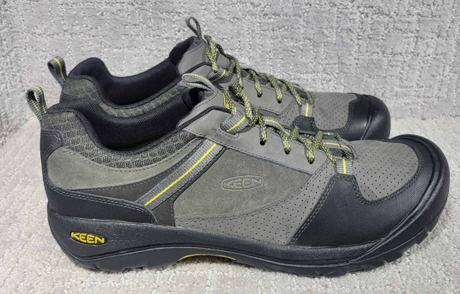 Scarpe da trekking KEEN Montford da uomo taglia US 14M grigio magnetico in pelle nera