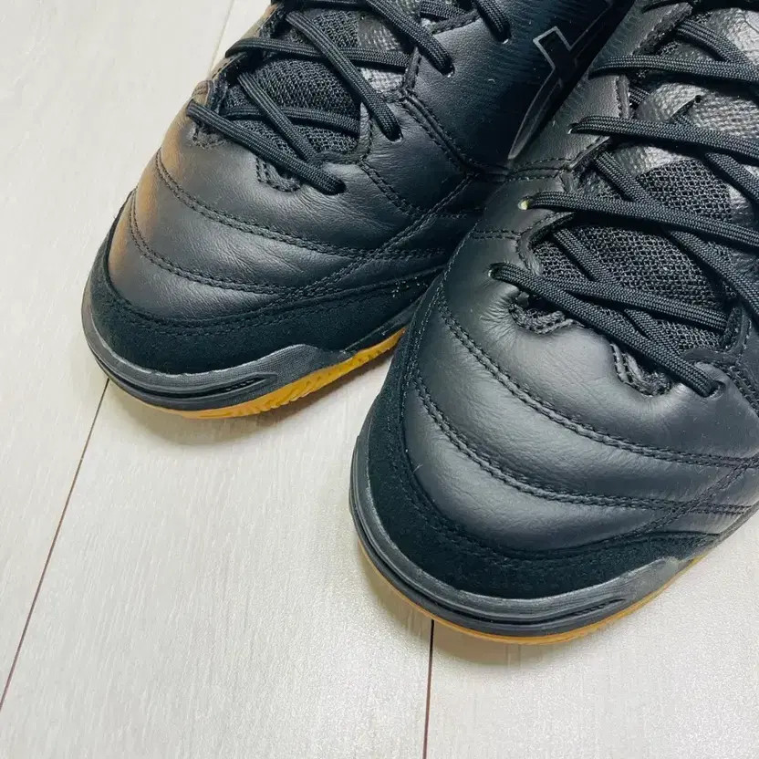 Asics Destaki Elite Indoor Soccer Shoes - Black, Size 270mm, Excellent Condition thumbnail 4