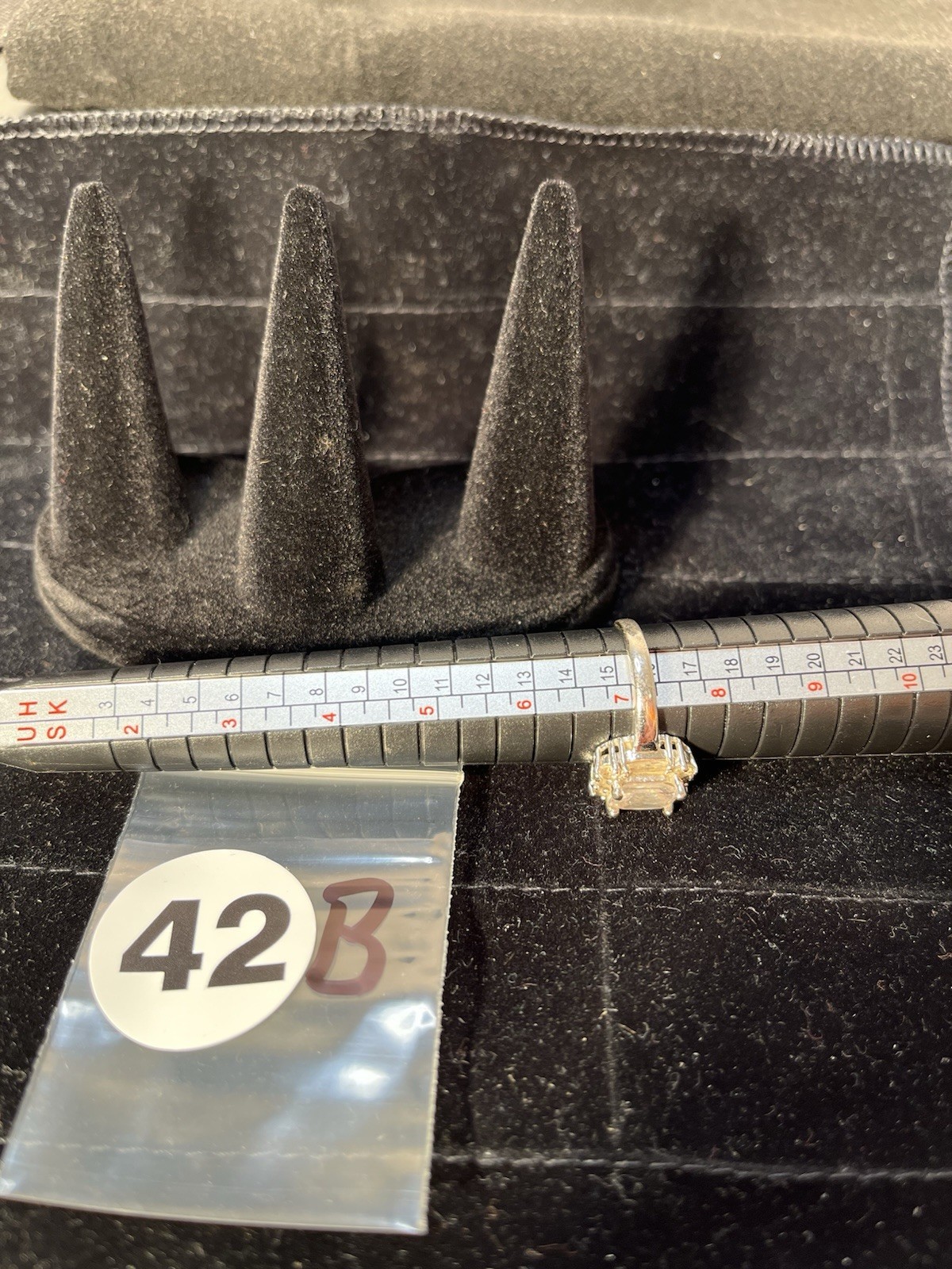 Silver Tone Ring With Rectangular Shape Clear Sto… - image 2