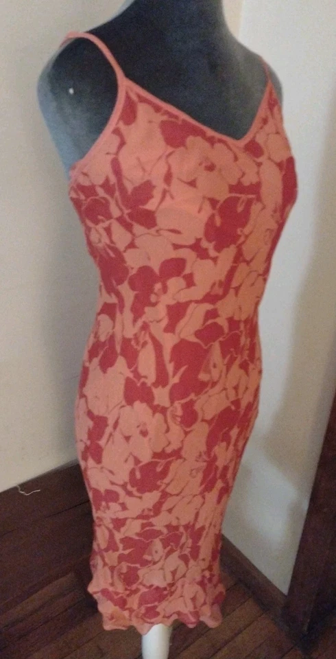 Vestido de rayón rojo floral para mujer talla 2 de American Eagle Outfitters Foto 2 de 3