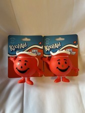 Nuevo Juego de 2 Hey Kool-Aid! Juguetes de vinilo Red Kool-Aid Man para perro con chirrido en el interior