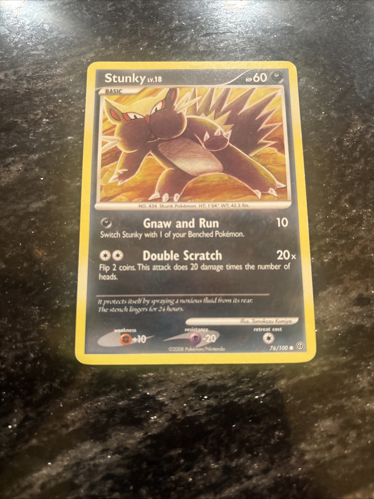 Stunky 76/100 VLP - Stormfront Pokemon Card - Tomokazu Komiya Art