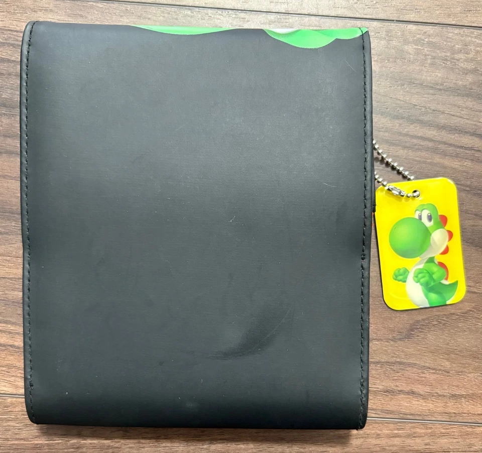 Bolso sin asas Yoshi Super Mario Brothers plegable con solapa verde negro Nintendo Bioworld Foto 2 de 4