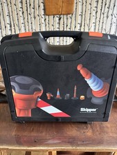 Skipper 9.0m Retractable Safety Barrier And Rechargeable Light With 2 Holders