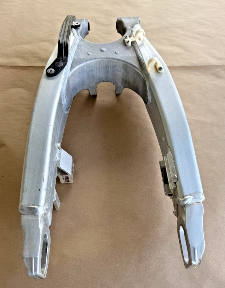 雅马哈 YZ250F Swingarm YZ450F WR250f WR450F 悬架摆臂后臂 2015 — 第 3/4 张图片