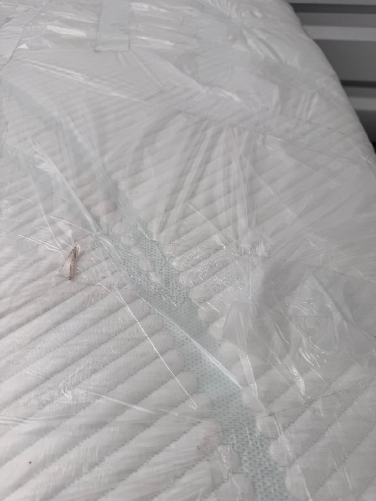 Tempur-pedic mattress Pro Adapt Medium Contour   Twin XL 84" ex-display.