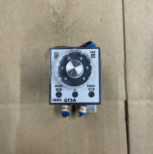 IDEC GT3A-3AF20 ELECTRONIC TIMER VOLTAGE 100-240VAC SEE PICS