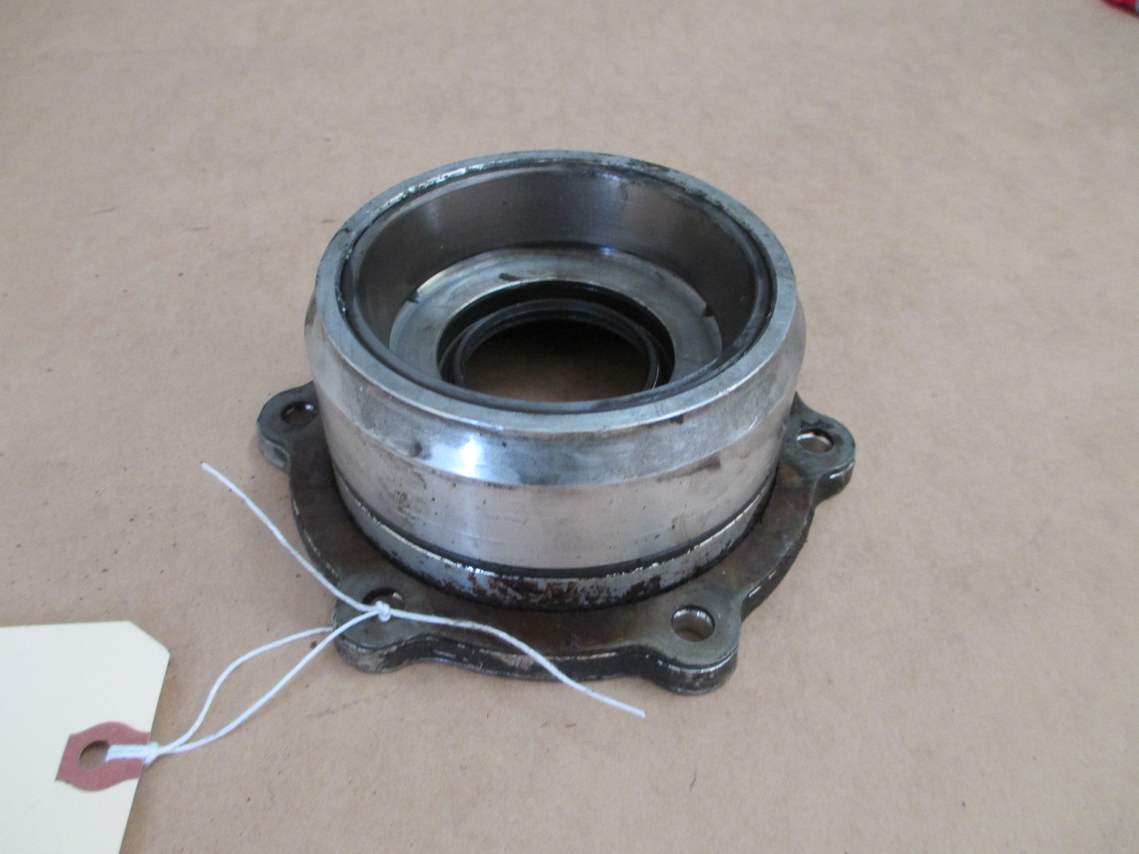 Ferrari 348,355, Mondial,   Differential Side / Lateral Cover / Flange # 143448