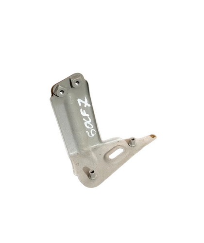 Fender mounting bracket