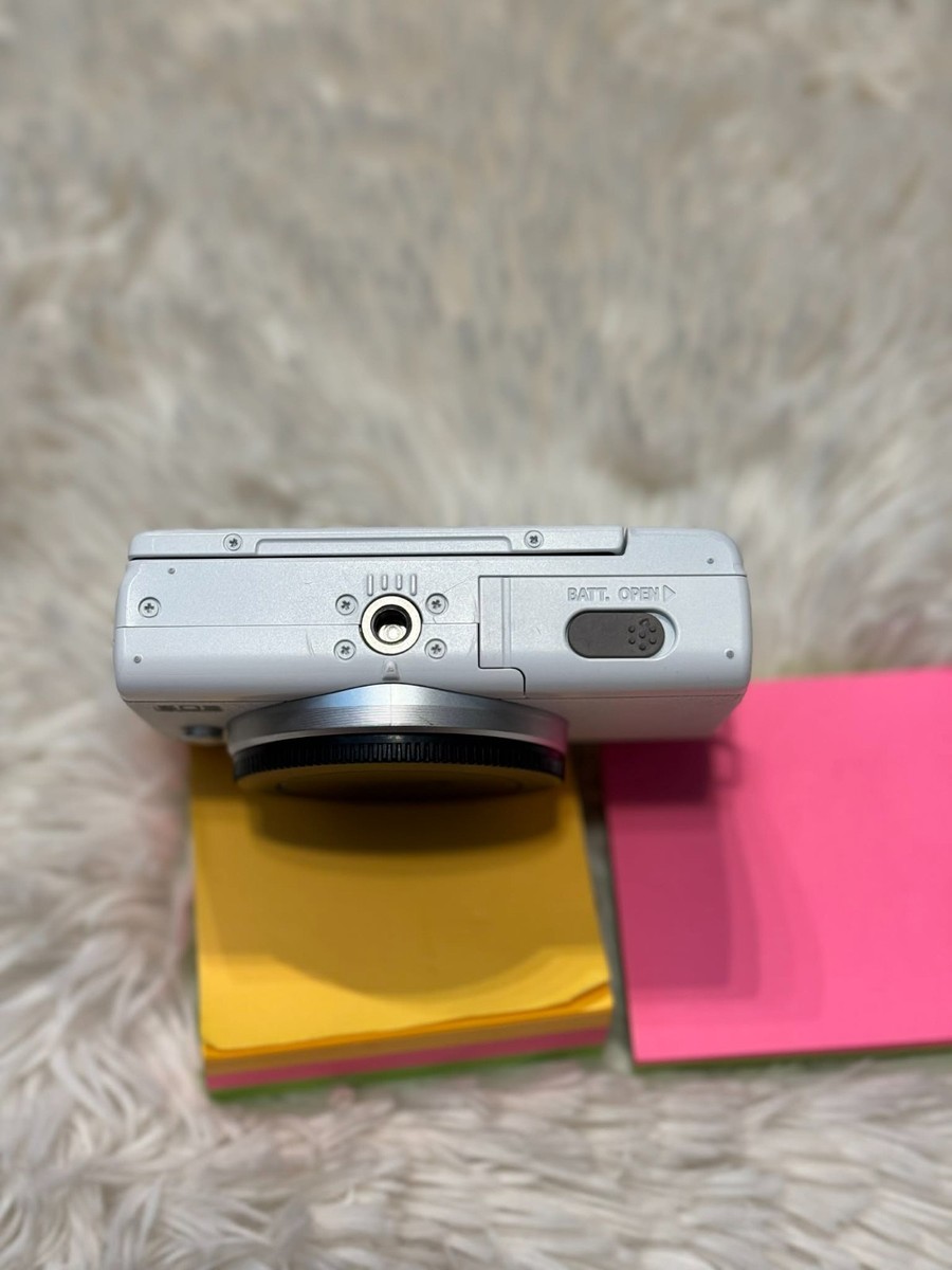 Canon EOS M200 24.1 MP Mirrorless Interchangeable Lens Camera