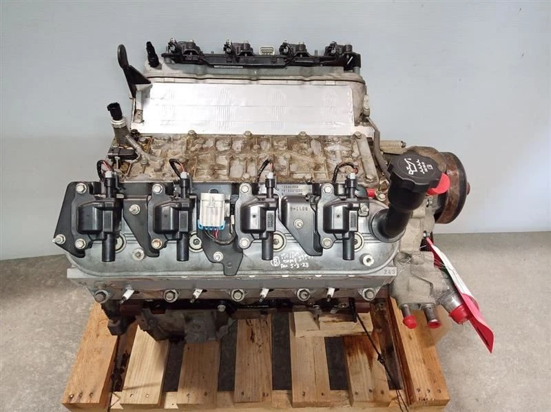 5.3L V8 Gasoline Engine opt LMG from 2009 Chevrolet Tahoe 9462348 Foto 4 de 4