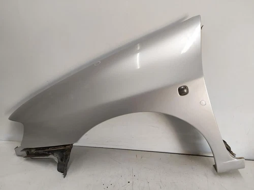 Parafango Anteriore Sinistro Per Audi A3 (8L) – Anni 09/96-09/00, Con Foro Freccia, Qualità OEM