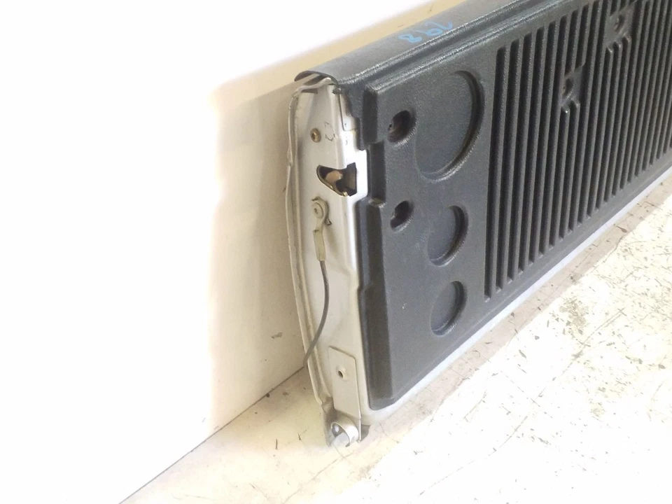 Silver Tailgate w/o Spoiler | Fits 2003-2009 Dodge Ram 2500 3500 Foto 4 de 4