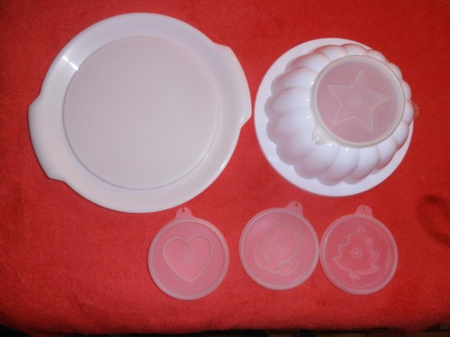 Moule à Charlotte Tupperware Vintage - Blanc Avec Couvercle Et 3 Décors + Plateau